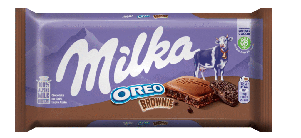 Плочка млечен шоколад Milka Oreo Брауни 100 г в лилава опаковка.