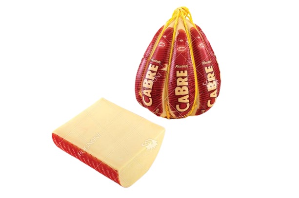 Полутвърдо италианско сирене Provolone Piccante Rognoni Valpadana DOP с характерна текстура и аромат