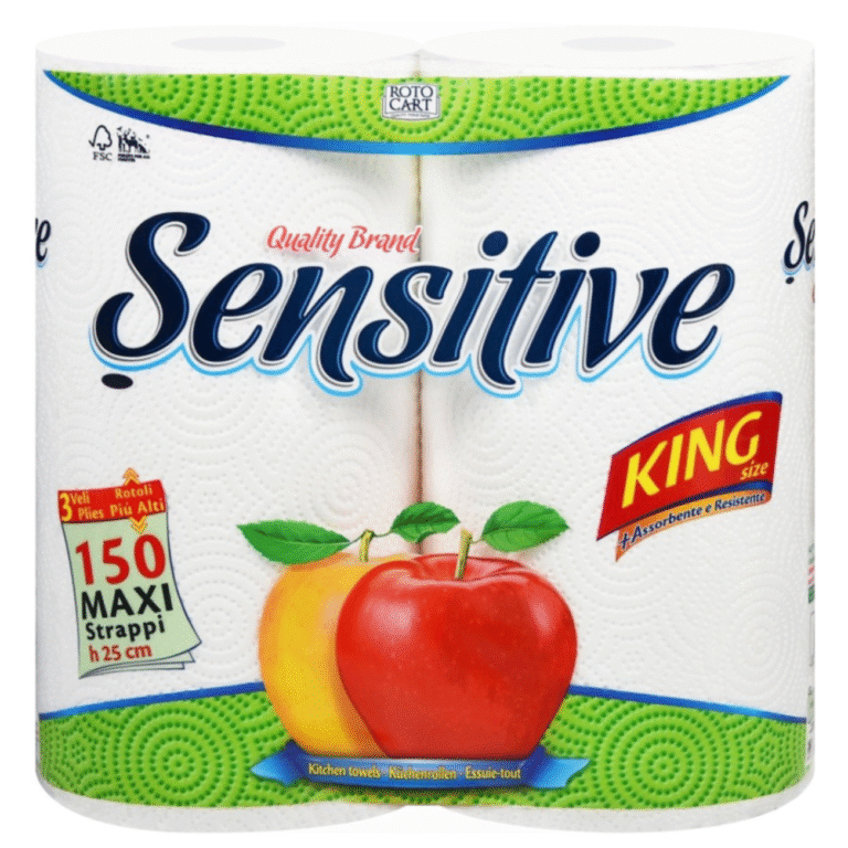 Опаковка с 2 макси рулa кухненска ролка Sensitive Asciugatutto на бял фон.