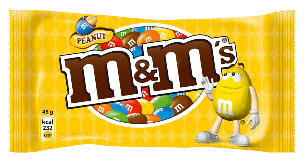 Меко какаово кексче Kinder Delice 39 г – обвито в шоколад, с млечен крем вътре.