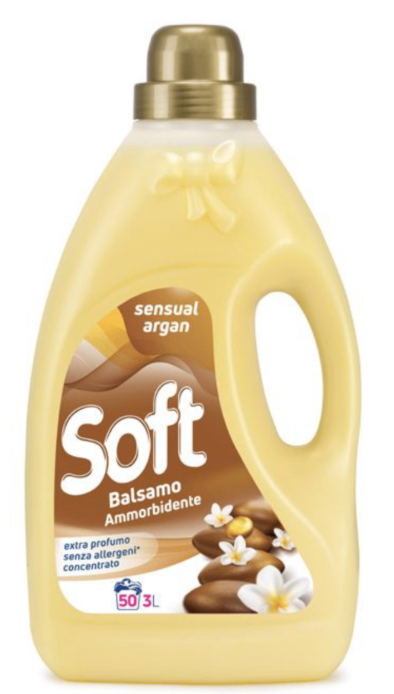 Омекотител Soft Арганово Масло 50 Пранета – бутилка с топъл аромат и копринена мекота за прането.