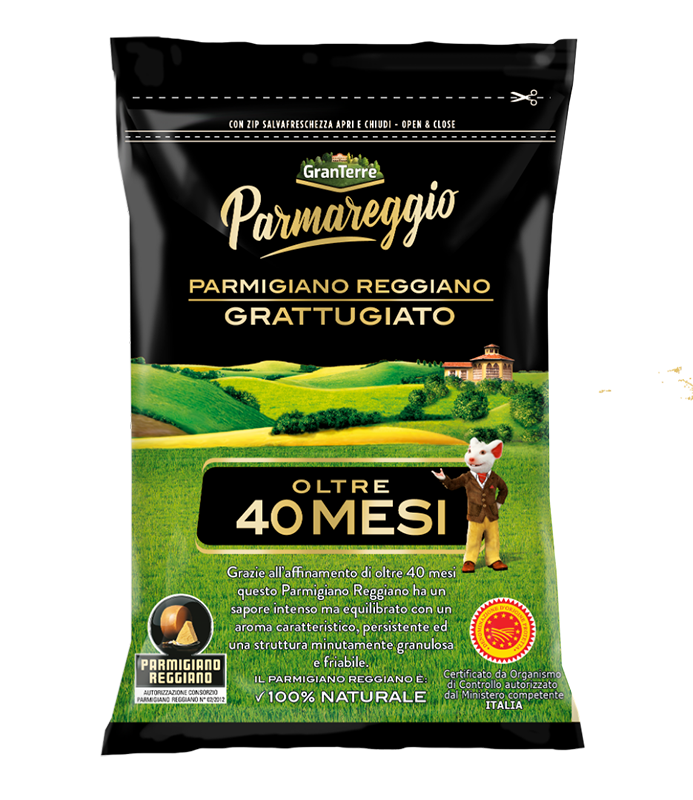 Опаковка настърган пармезан Parmareggio отлежал 40 месеца 50 г, с видими парченца сирене.